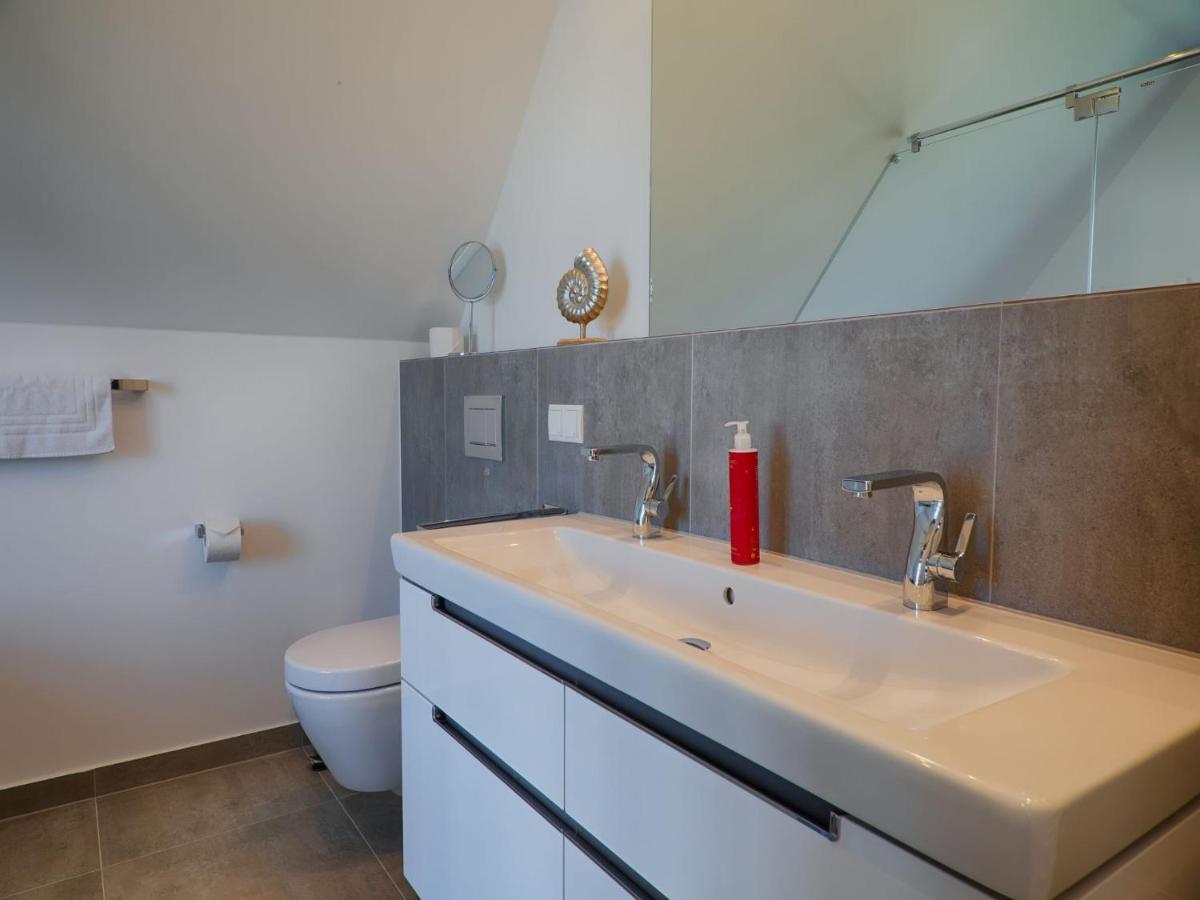 Reetland Am Meer - Luxus Reetdachvilla Mit 3 Schlafzimmern, Sauna Und Kamin F18 Dranske Esterno foto